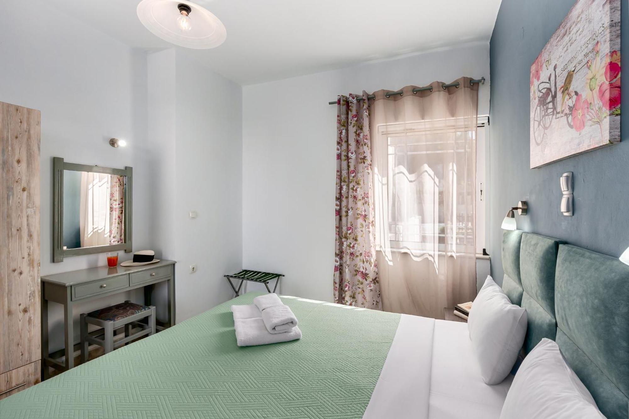 Nikos Apartments Agia Marina المظهر الخارجي الصورة