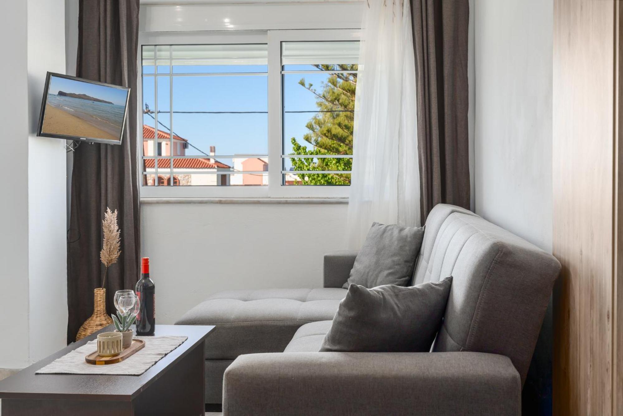 Nikos Apartments Agia Marina المظهر الخارجي الصورة