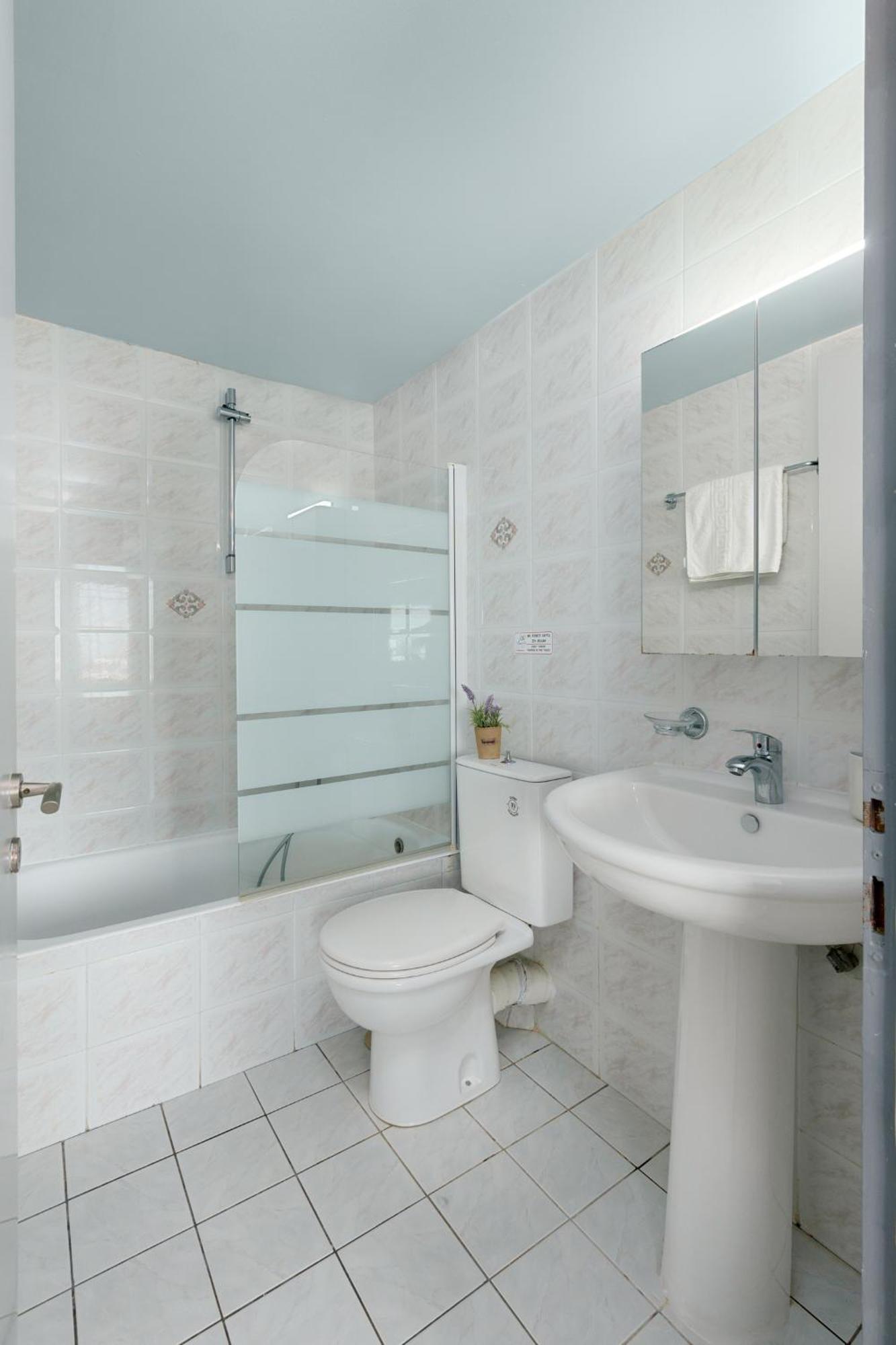 Nikos Apartments Agia Marina المظهر الخارجي الصورة
